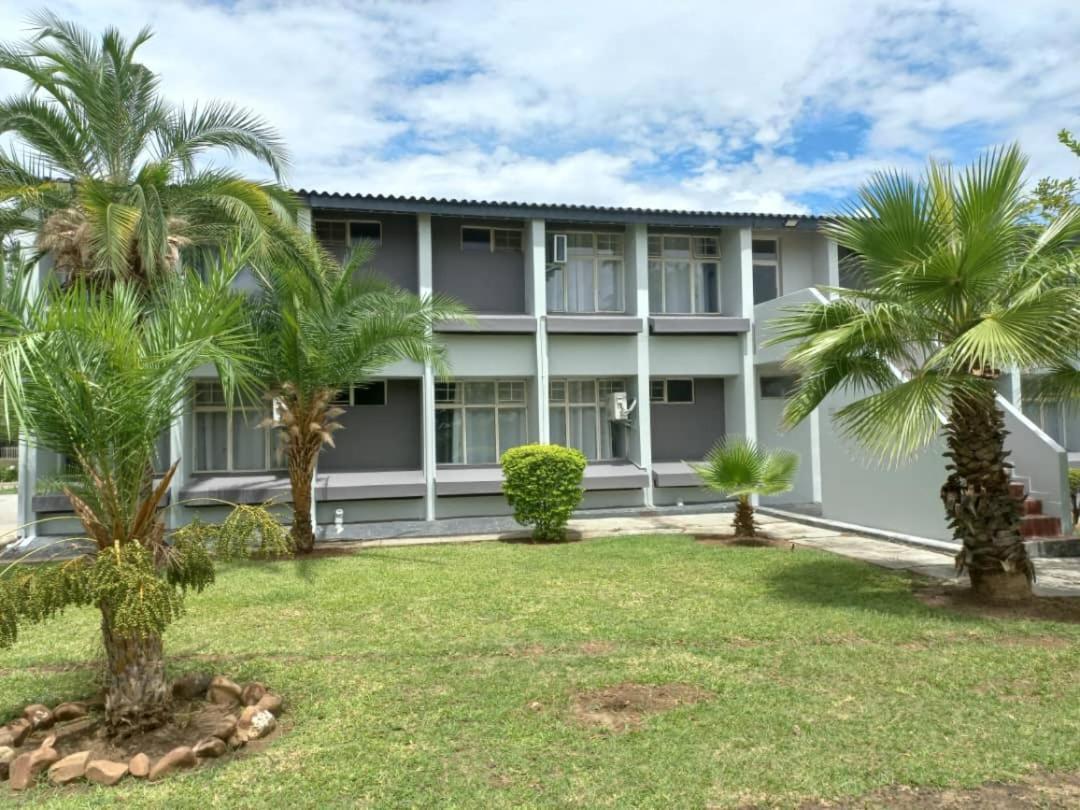 Crescent Lodge Livingstone Exteriör bild